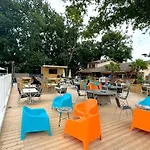 Tente Avec Terrasse, 4 Pers. - Api-1-52-2029 مكان تخييم