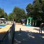 مكان تخييم Tente Avec Terrasse, 4 Pers. - Api-1-52-2029 Grayan-et-l'Hopital