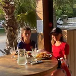 Tente Avec Terrasse, 4 Pers. - Api-1-52-2029 مكان تخييم *