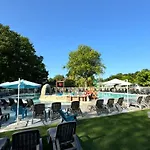 Tente Avec Terrasse, 4 Pers. - Api-1-52-2029 *