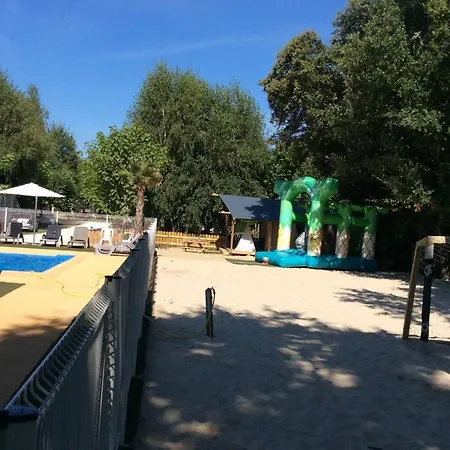 Parque de Campismo Tente Avec Terrasse, 4 Pers. - Api-1-52-2029 Grayan-et-l'Hopital