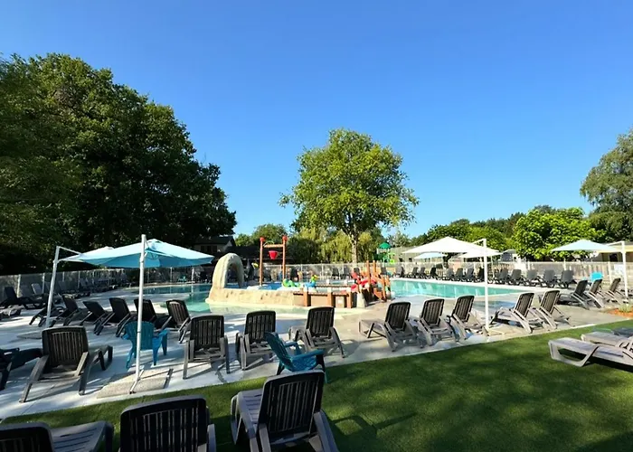 Tente Avec Terrasse, 4 Pers. - Api-1-52-2029 *